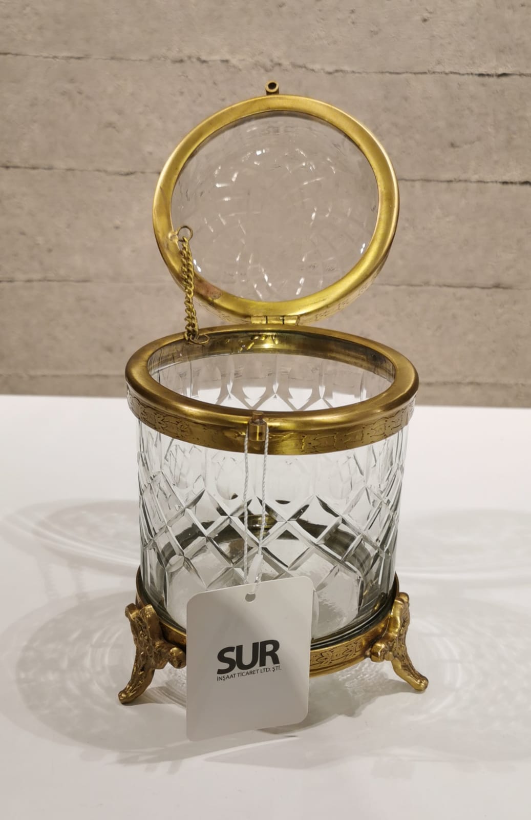 PASİFİK GOLD KSM CAM AYAKLI KAPAKLI KAVANOZ 12X16 CM